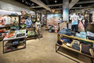 商業街服裝店面裝修實景效果圖
