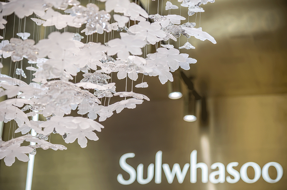 長沙店面裝修中雪花秀護膚品店面設計分享
