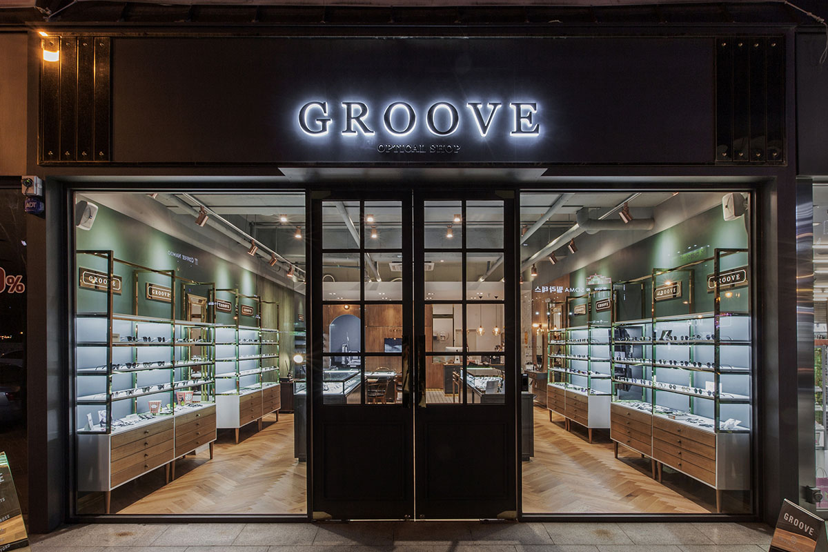 高檔GROOVE品牌眼鏡店門頭裝修設計