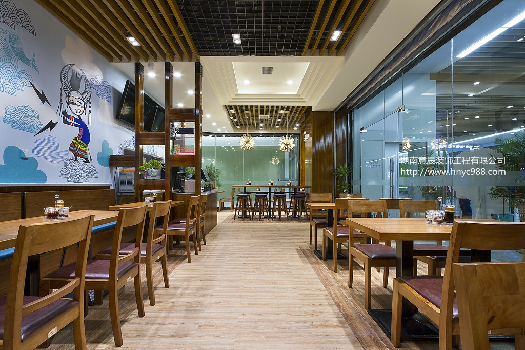 長沙餐飲店裝修時手繪墻畫怎么設計好看？