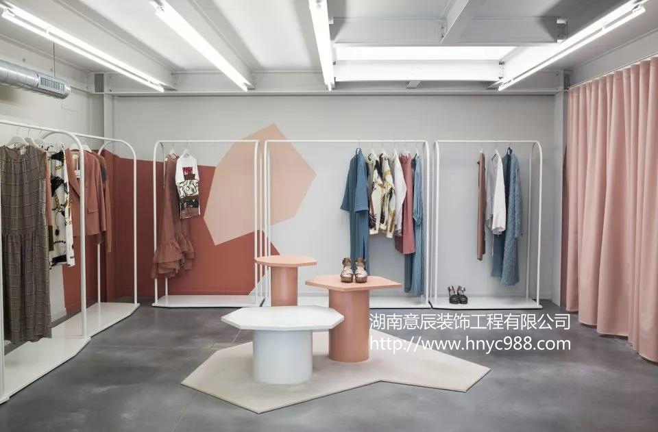 30平米服裝店面如何裝修讓小空間也有大作為！